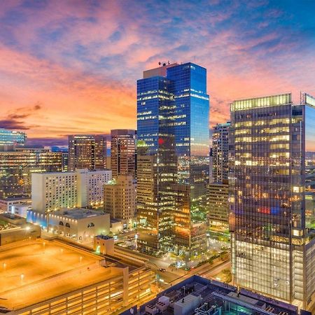 Couples Getaway Highrise Dwntown Phx Skyline Views Apartamento Phoenix Exterior foto